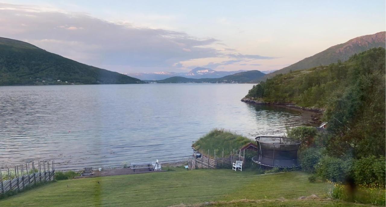 Kraemarvika Lodge Tromso Bagian luar foto